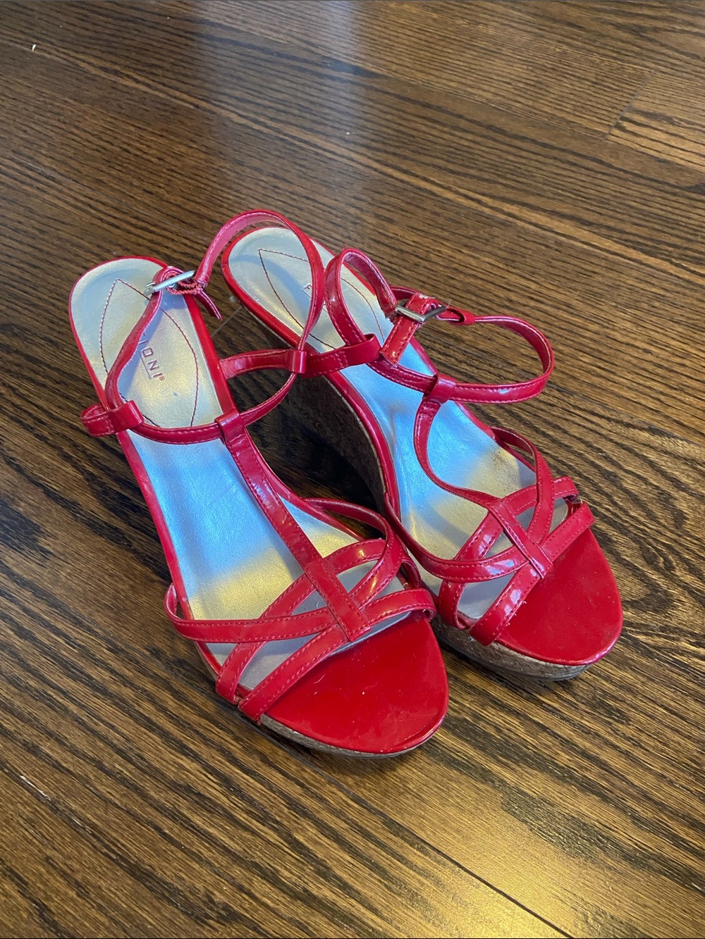 Red Strappy T‑Strap Wedge Sandals